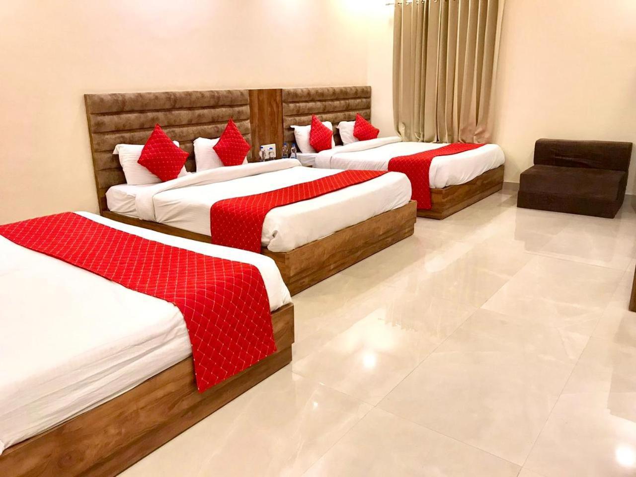 Hampton Hotel - 200 Mt From Golden Temple Αμριτσάρ Εξωτερικό φωτογραφία